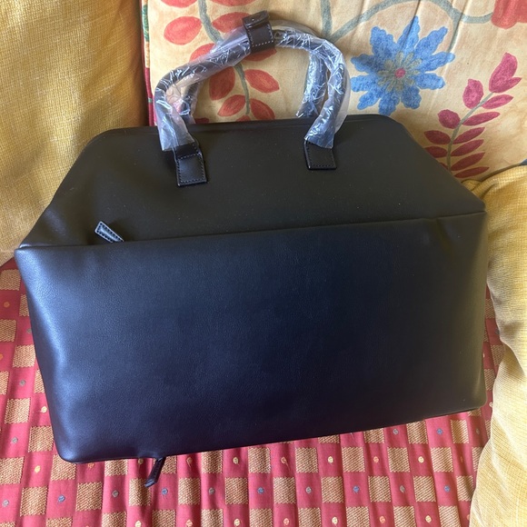 NWT BEIS x Wicked Weekender in Black - Picture 8 of 8